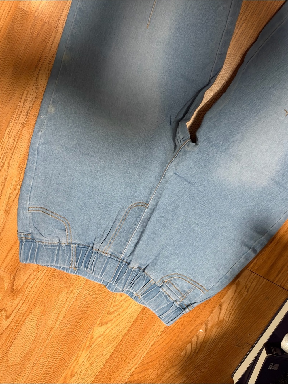 Jeans - Picture 2 of 2